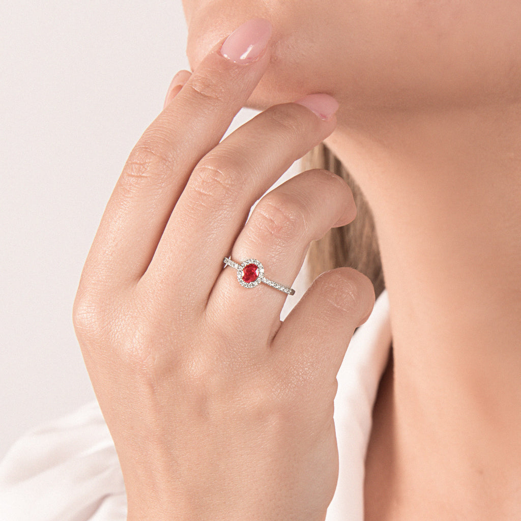Anello con Rubino e Diamanti
