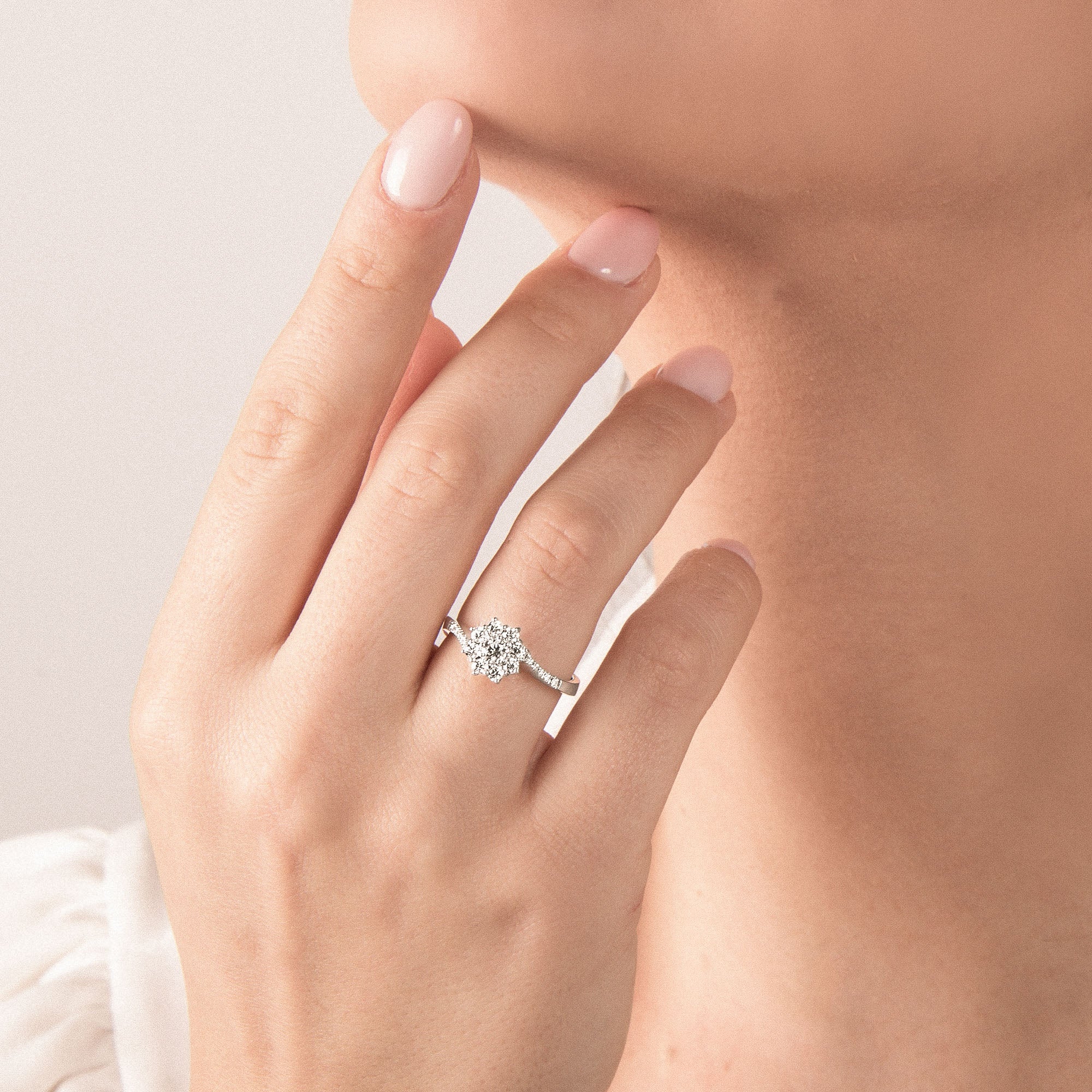 Anello Solitario Fiore Pavè Magic