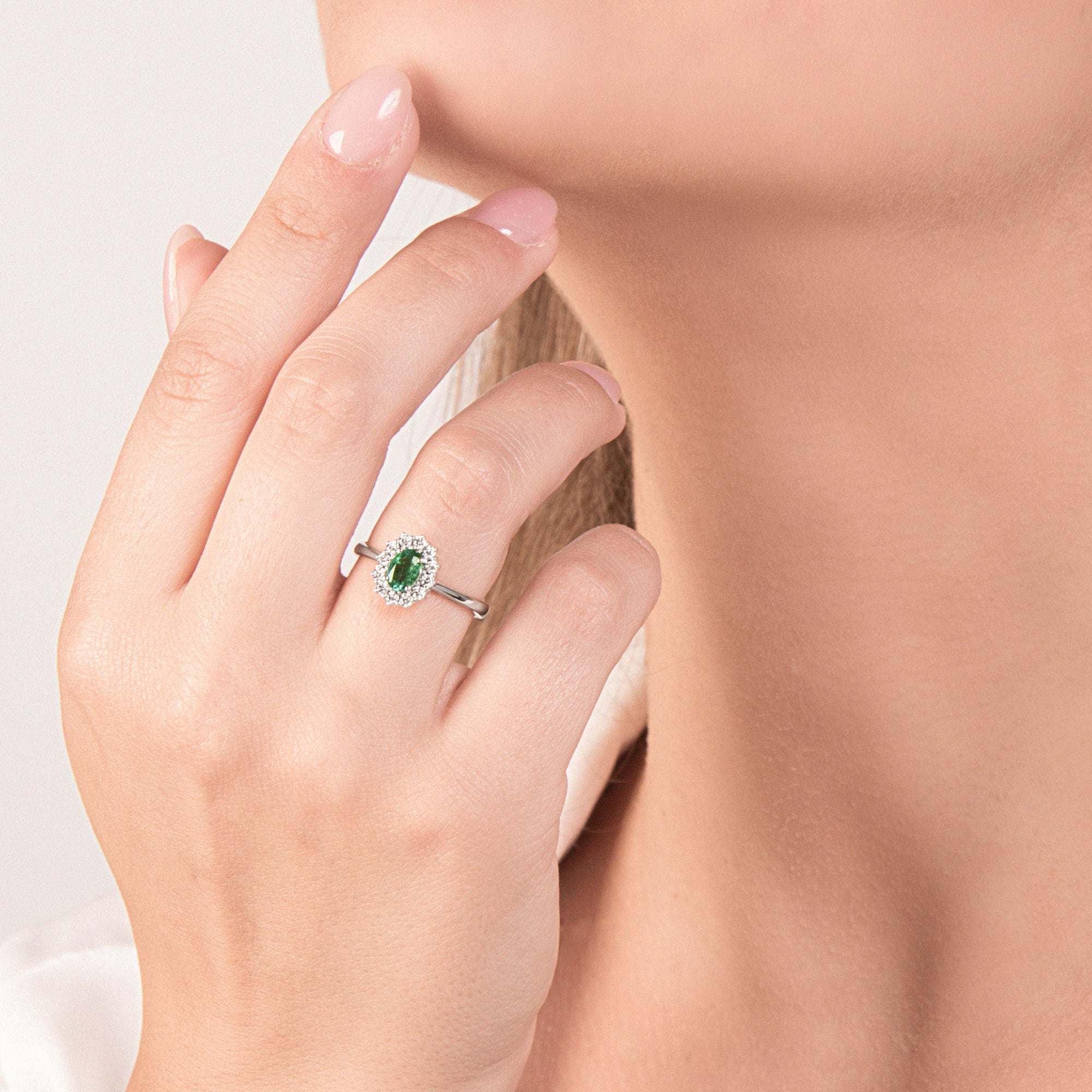 Anello con Smeraldo e Diamanti