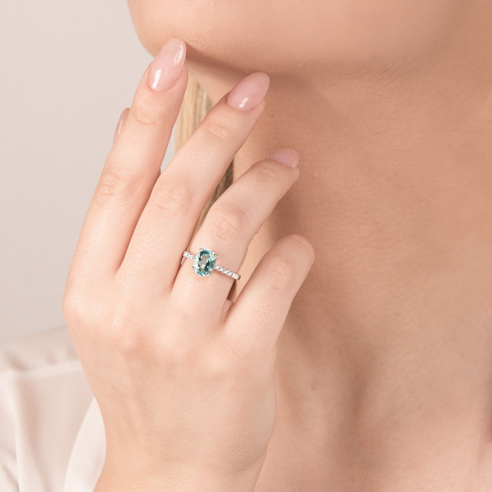 Anello Acquamarina e diamanti