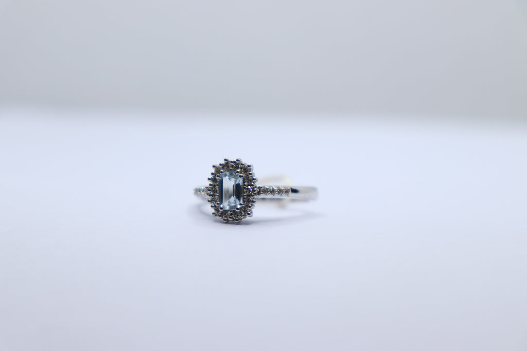 Anello con Acquamarina e Diamanti