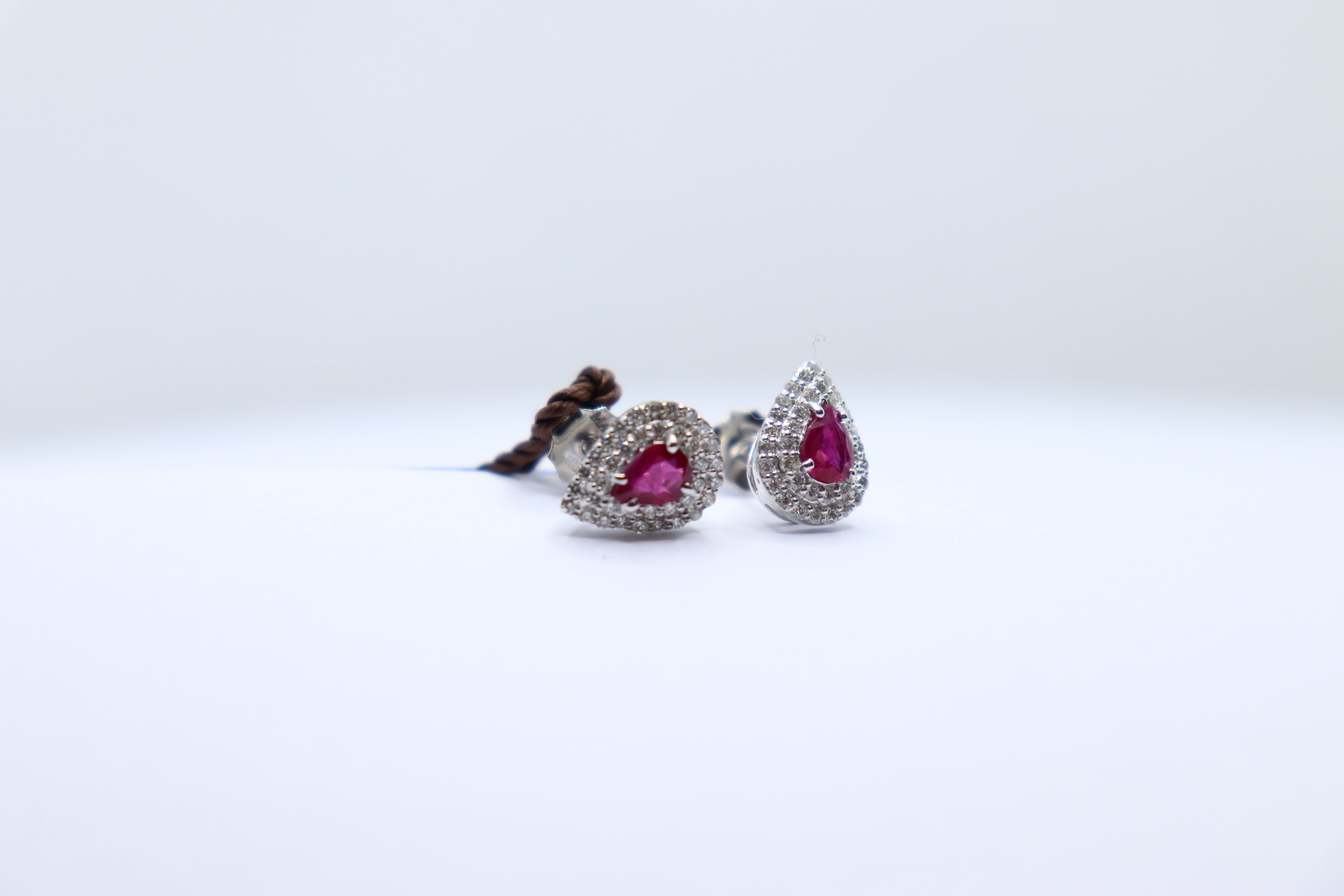 Orecchini con Rubino e Diamanti