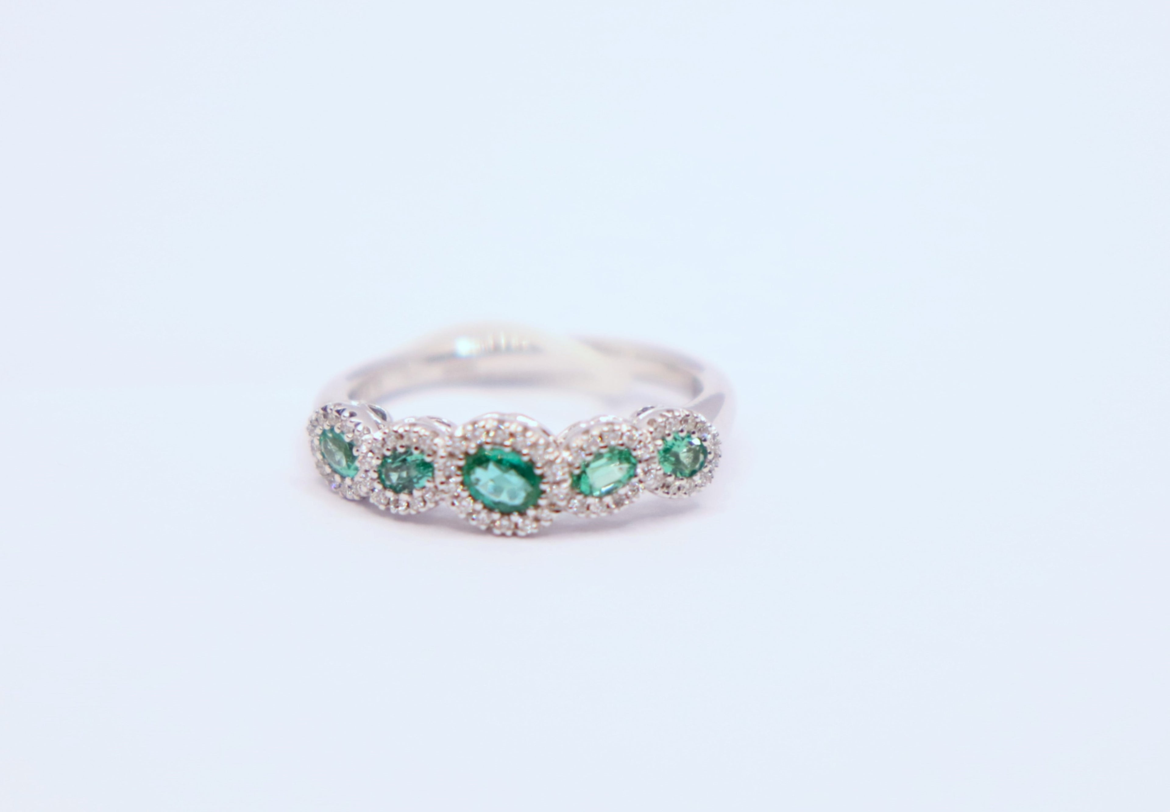 Anello con Smeraldo e Diamanti