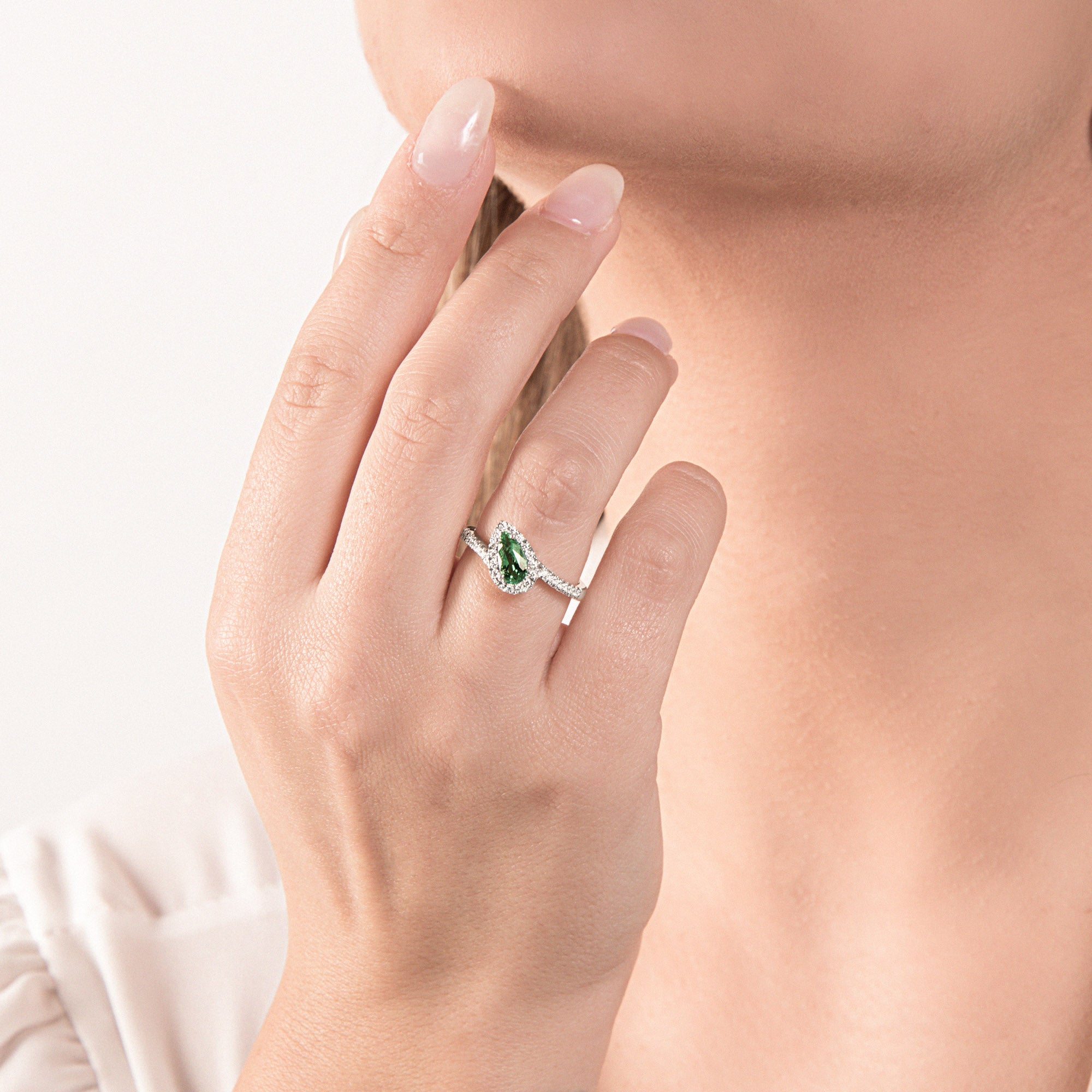 Anello con Smeraldo e Diamanti