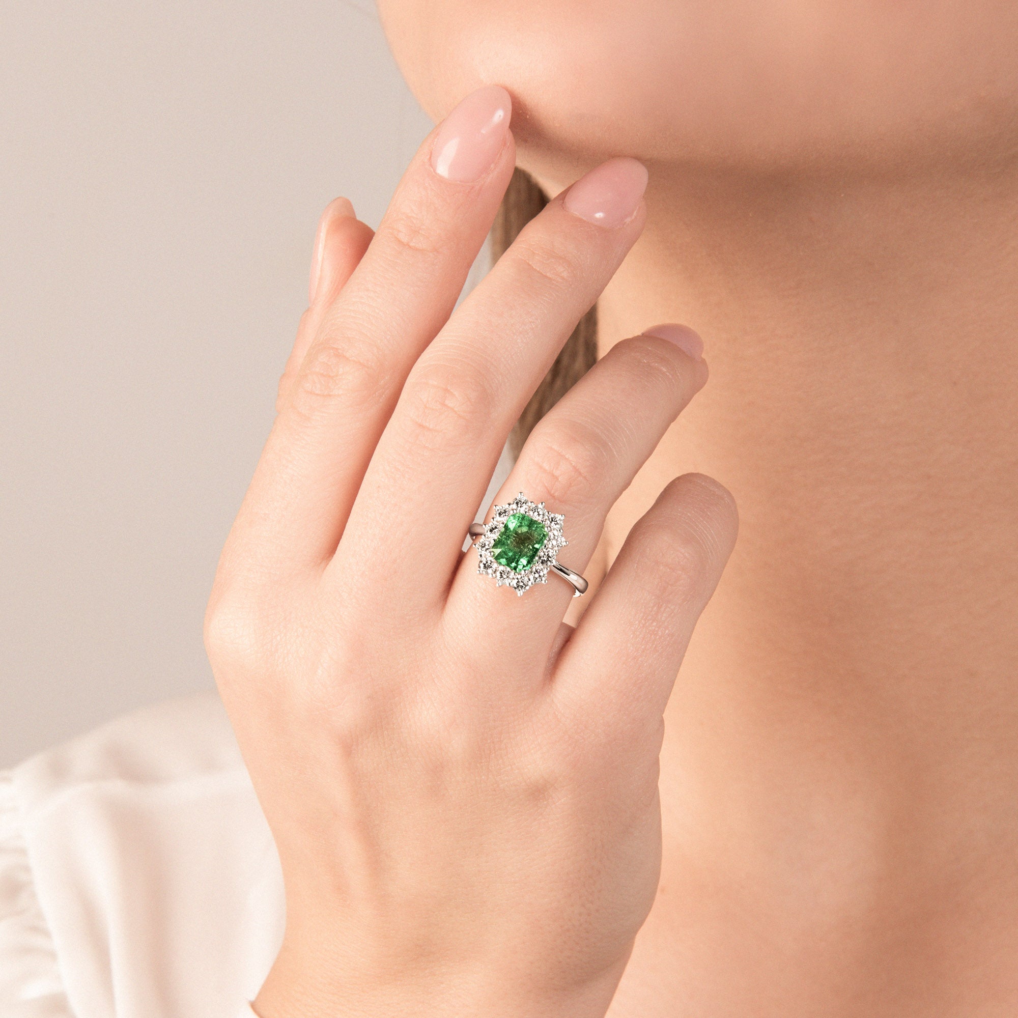 Anello con Smeraldo e Diamanti